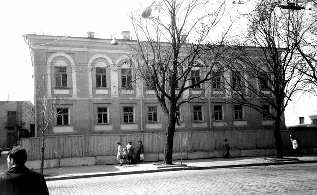 Хмельницького 25 Пос Нім - Стара будівля